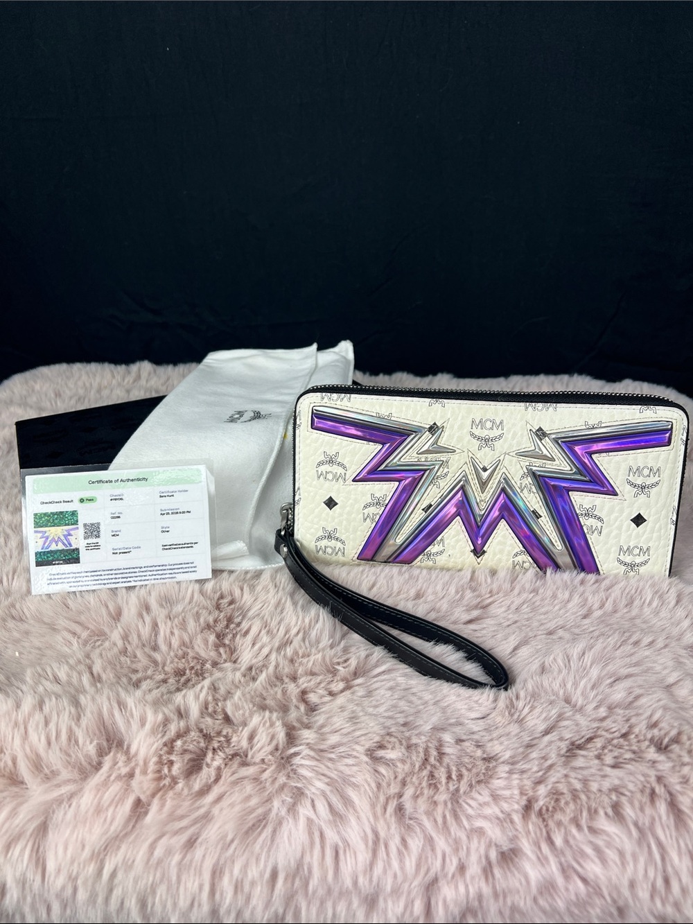 MCM Stark Cyber Flash Limited Edition Visetos Zip Around Wallet Wristlet  | COA